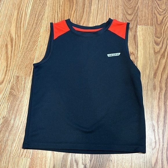 Bundle boys play clothes 4 piece lot pants and tops size 5/6 black and red - Picture 10 of 12